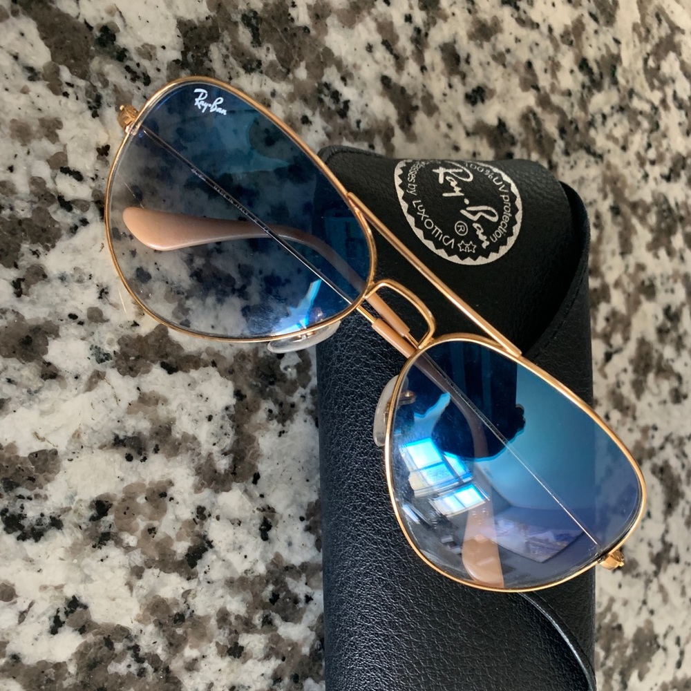 Good Raybans! 😎😎😎